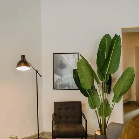 New 130m², Lounge Room, Im Herzen Berlins Apartman